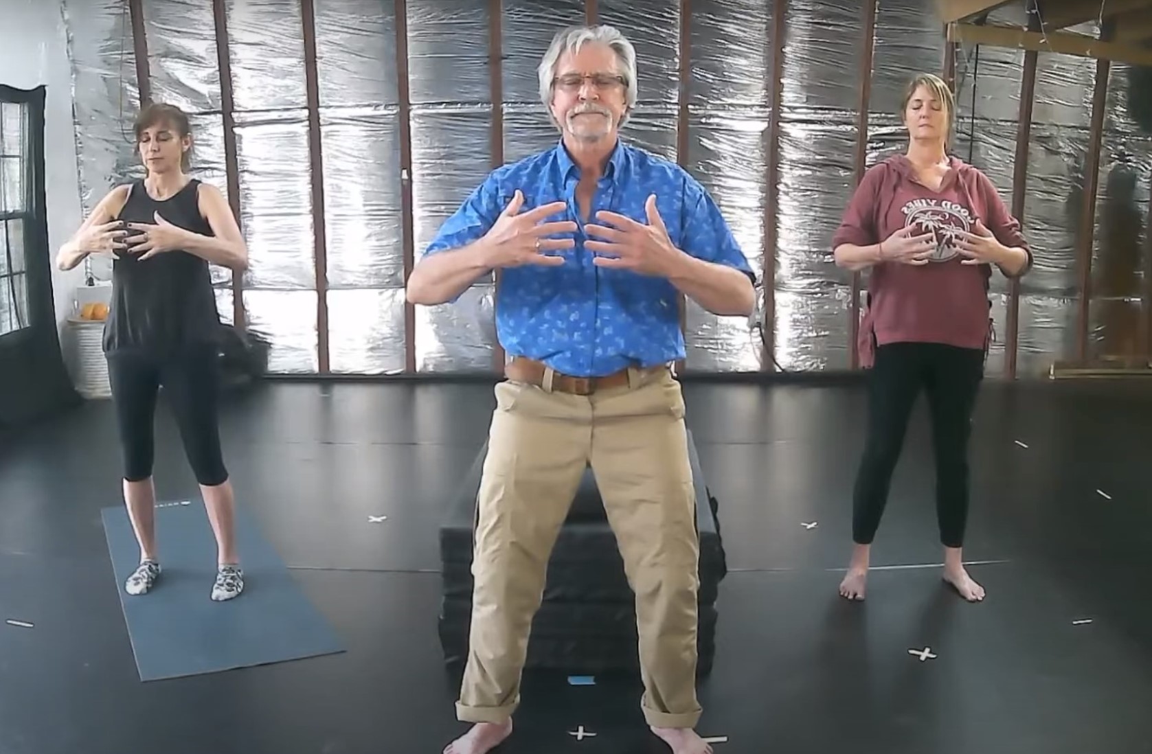 Zen Do USA Qigong Standing Tree/Pole Qigong is a foundational practice in Qigong where practitioners stand in a still, upright posture, resembling a tree. This practice focuses on building inner strength, cultivating Qi (life energy), and improving posture and balance. It is often used to develop mindfulness, relaxation, and a deep connection between mind and body. Amercian Buddhist Sangha Asheville Weaverville North Carolina